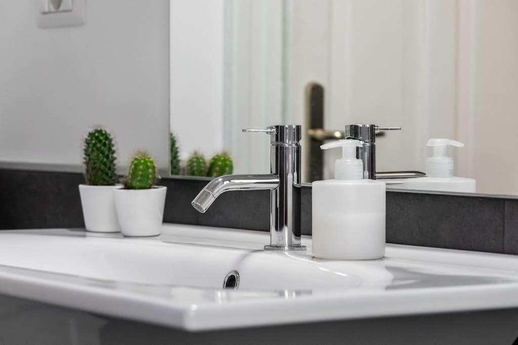 מילאנו Appartamento Bilocale Zara - Stazione Centrale - Isola Design District מראה חיצוני תמונה